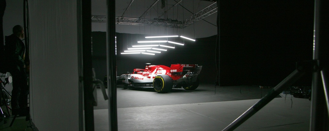 StudioGutenswil auto car shooting F1 Formula 1 Sauber Alfa Romeo Mietstudio für Film- und Fotoproduktionen