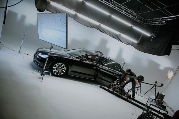 Filmstudio Fotostudio Mietstudio Zürich Zürich Auto Car Shooting Werbefilm Hohlkehle Space Lights