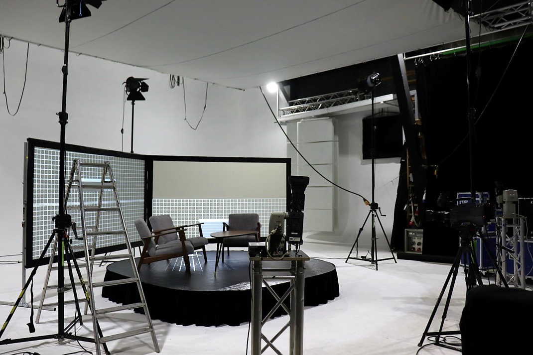 StudioGutenswil Film- und Fotostudio Zürich Mietstudio live streaming film studio gutenswil